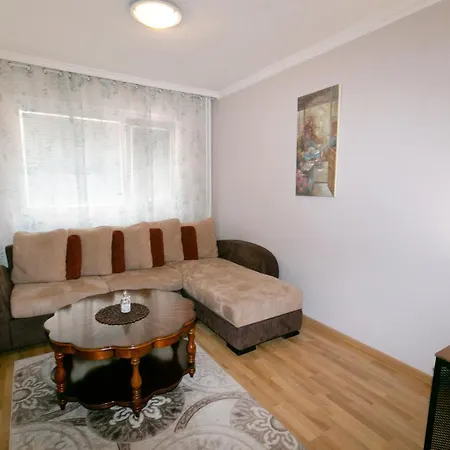 Helan One Top Center Apartment *